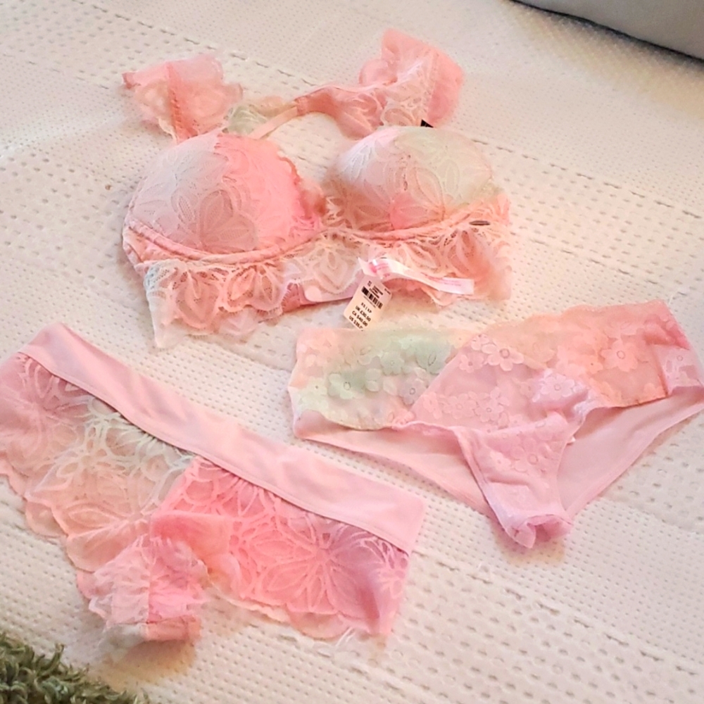 Victoria's Secret Pink pushup bra and panty set